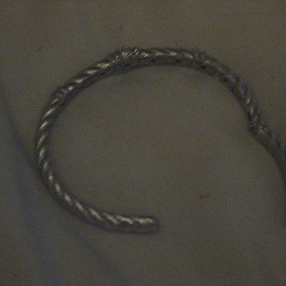 JUDITH RIPKA STERLING CUFF BANGLE BRACELET CUBIC ZIRCONIAS LEVER LATCH - Picture 6 of 7